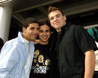 Shane Kippel, Aubrey Graham and Adamo Ruggiero at event of Degrassi: The Next Generation (2001)