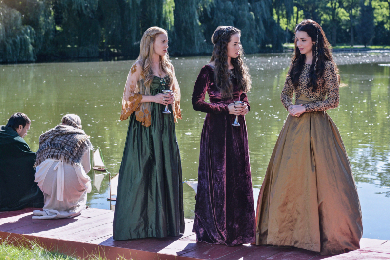 Still of Anna Popplewell, Adelaide Kane and Celina Sinden in Reign (2013)
