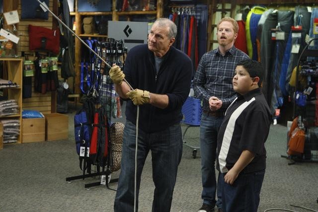 Still of Jesse Tyler Ferguson, Ed O'Neill and Rico Rodriguez in Moderni seima (2009)