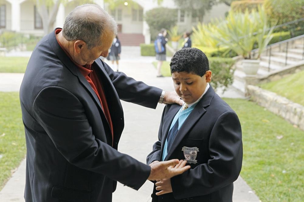 Still of Ed O'Neill and Rico Rodriguez in Moderni seima (2009)