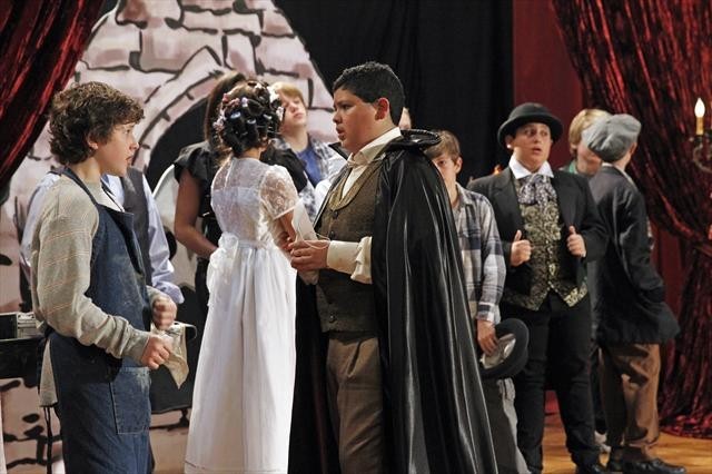 Still of Nolan Gould and Rico Rodriguez in Moderni seima (2009)