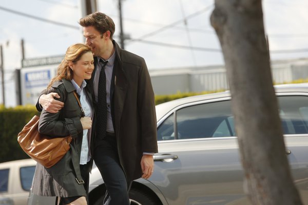 Still of Jenna Fischer and John Krasinski in The Office (2005)