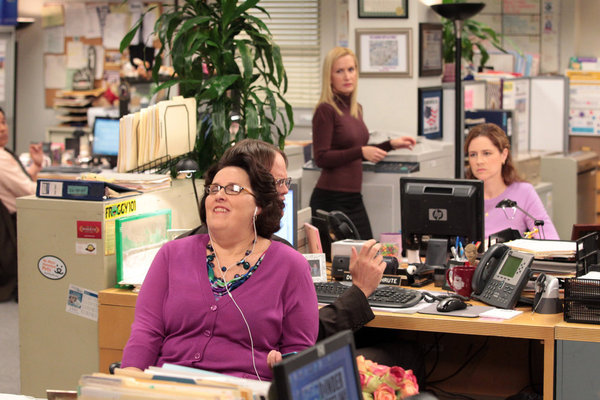 Still of Jenna Fischer, Phyllis Smith, Rainn Wilson and Angela Kinsey in The Office (2005)