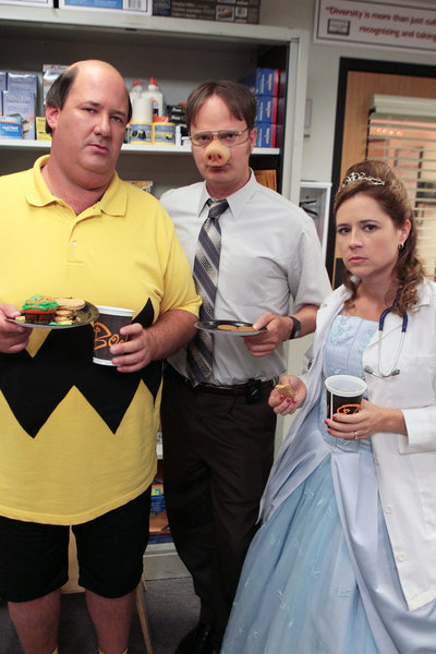 Still of Jenna Fischer, Rainn Wilson and Brian Baumgartner in The Office (2005)