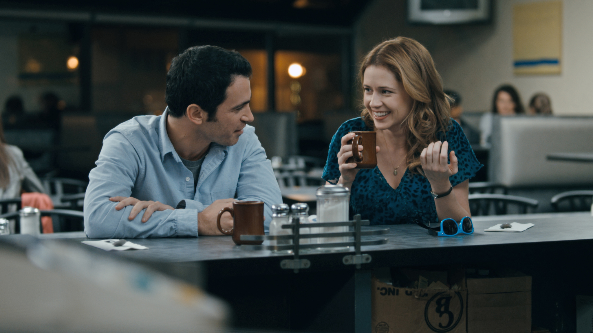 Still of Jenna Fischer and Chris Messina in The Giant Mechanical Man (2012)