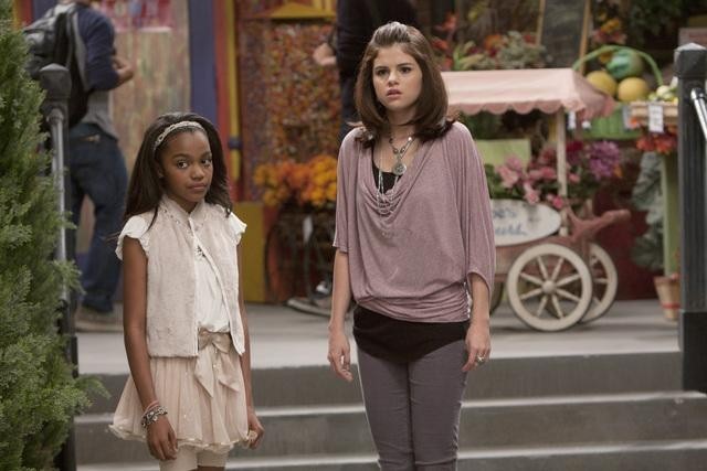 Still of Selena Gomez and China Anne McClain in Wizards of Waverly Place (2007)