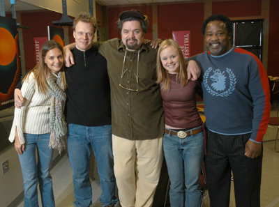 Oliver Platt, Katie Holmes, Peter Hedges, Alison Pill and Isiah Whitlock Jr. at event of Pieces of April (2003)