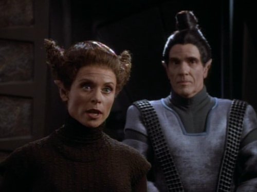 Still of Darleen Carr and Peter White in Star Trek: Deep Space Nine (1993)