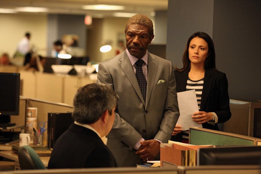 Still of Vondie Curtis-Hall and Italia Ricci in Chasing Life (2014)