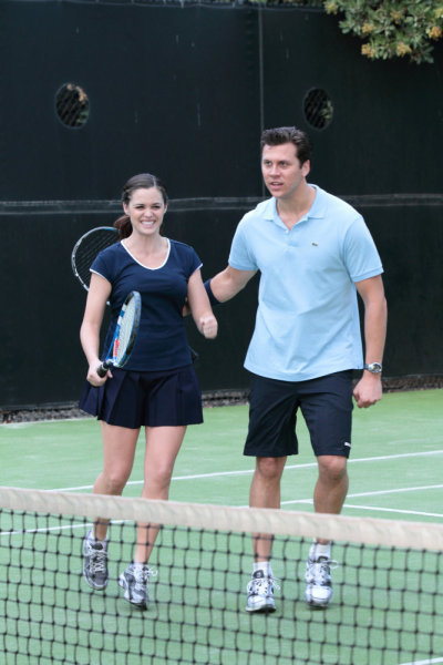 Still of Hayes MacArthur and Christine Woods in Perfect Couples (2010)