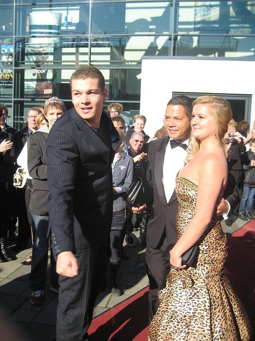 Pascal Huibers, Mirthe van Zogchel and J.P. Ramackers in Genoeg: De Première (2011)