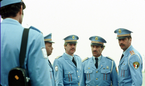 Still of Sasson Gabai, Khalifa Natour, Imad Jabarin, Eyad Sheety and Saleh Bakri in Bikur Ha-Tizmoret (2007)