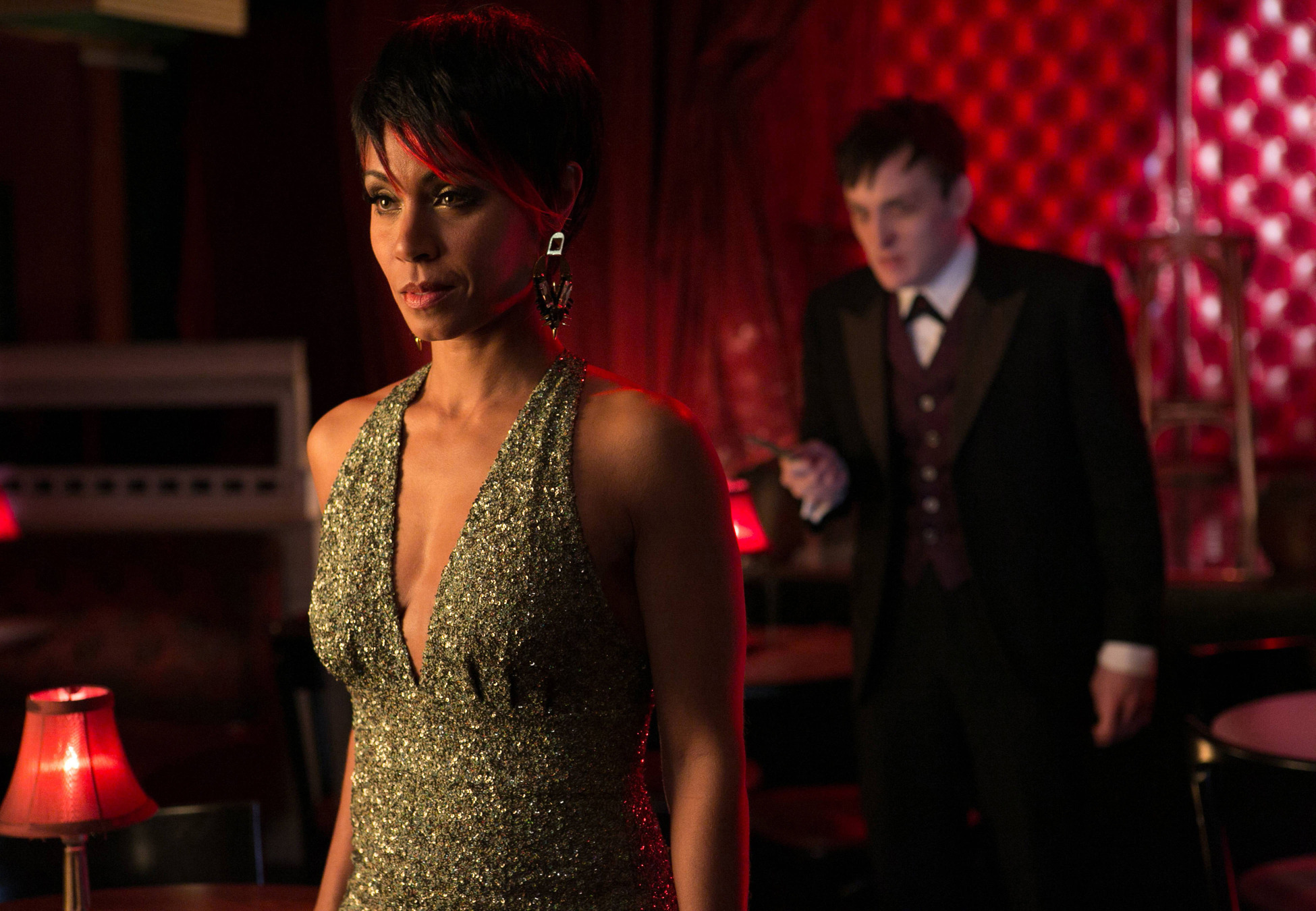 Still of Jada Pinkett Smith and Robin Lord Taylor in Gotham (2014)