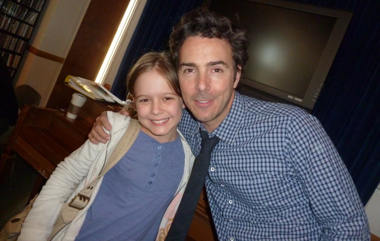 Izabela Vidovic and director Shawn Levy on set of Little Brother (2012)