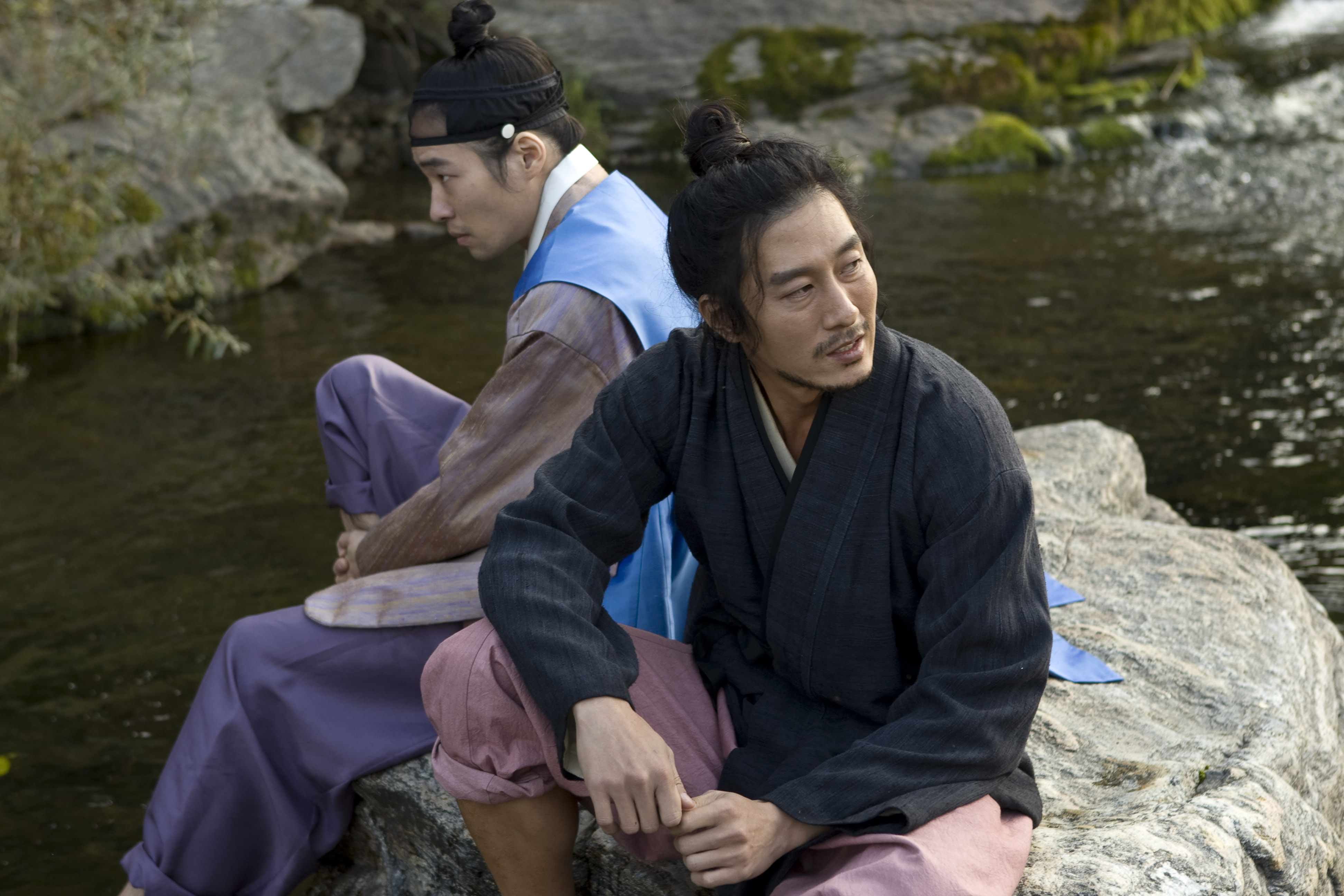 Still of Seung-beom Ryu and Ju-hyuk Kim in Bang-ja jeon (2010)