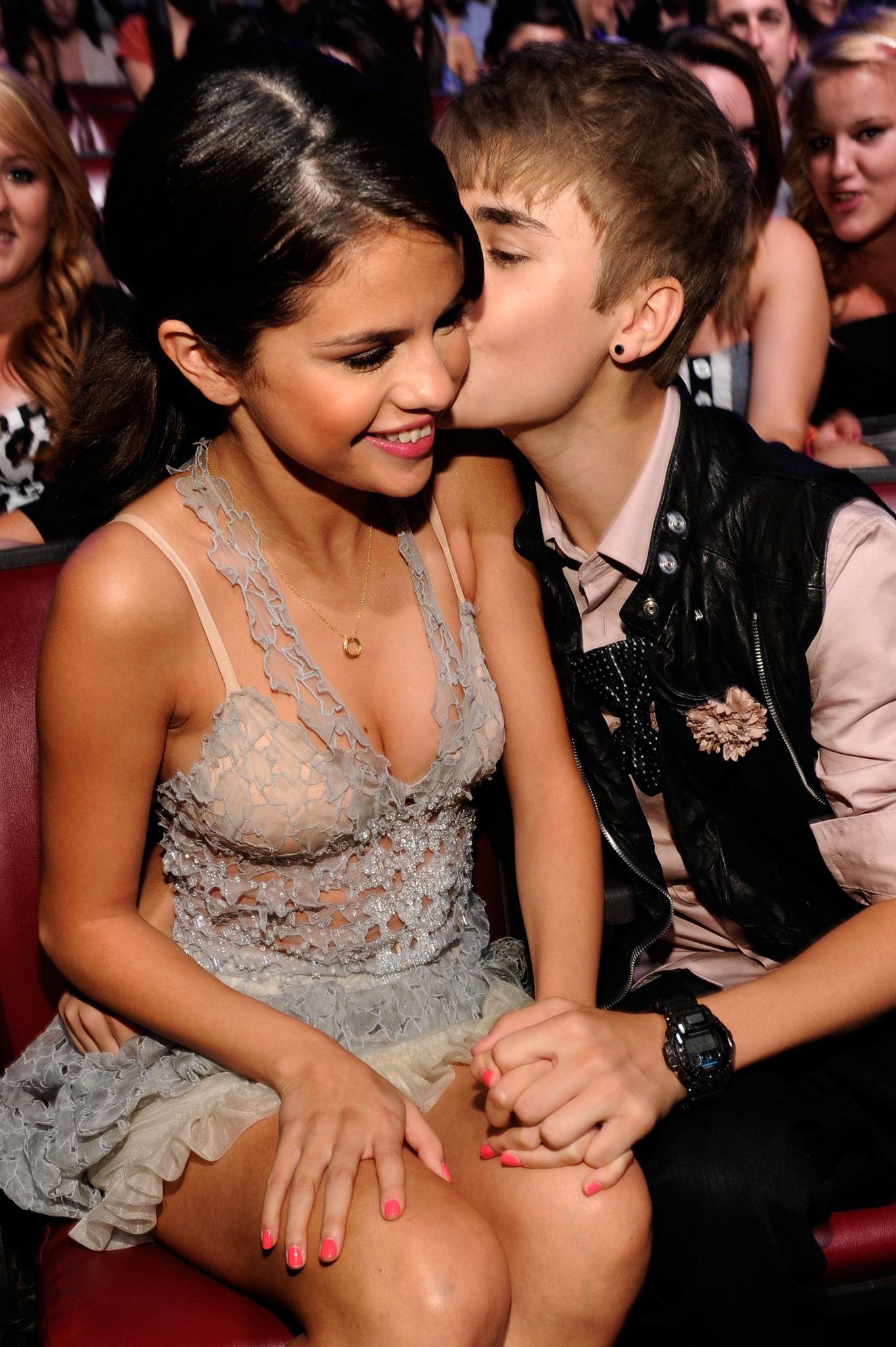 Selena Gomez and Justin Bieber at event of Teen Choice 2011 (2011)