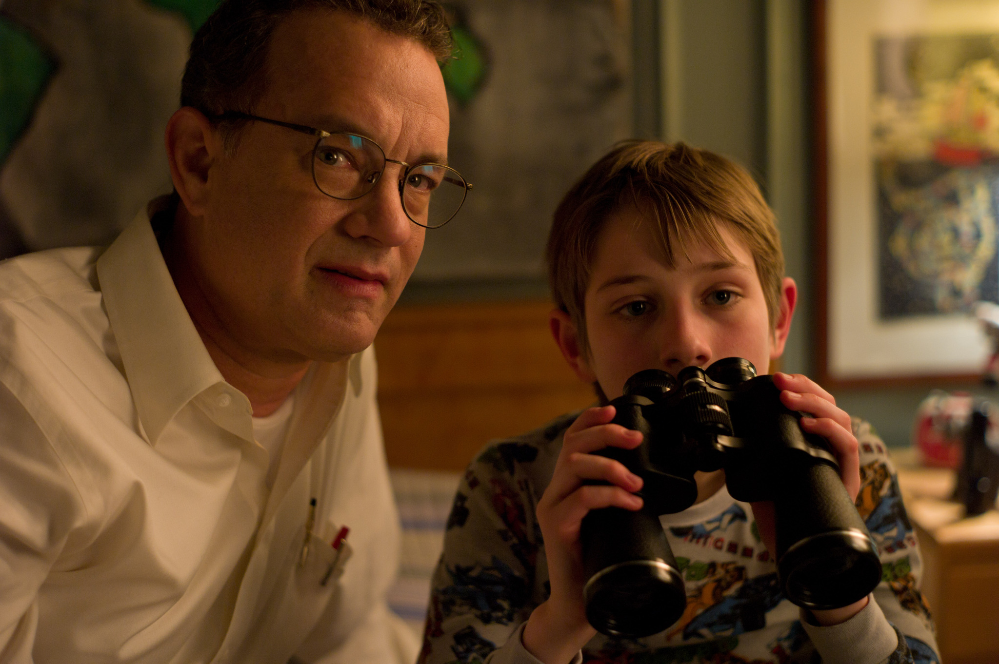 Still of Tom Hanks and Thomas Horn in Nepaprastai garsiai ir neitiketinai arti (2011)