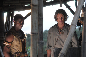 Still of Philip Winchester and Tongayi Chirisa in Crusoe (2008)
