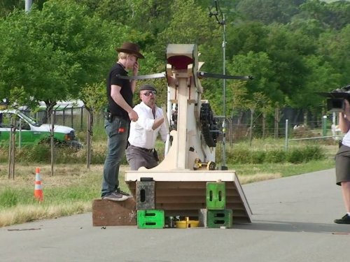 Still of Adam Savage and Jamie Hyneman in MythBusters (2003)