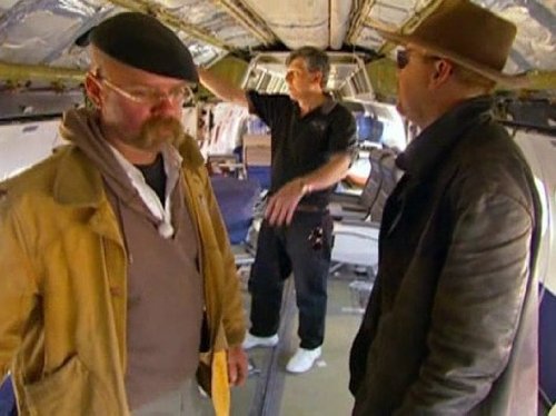 Still of Adam Savage and Jamie Hyneman in MythBusters (2003)