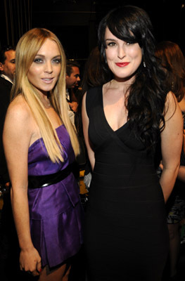 Lindsay Lohan and Rumer Willis at event of 2008 MTV Movie Awards (2008)