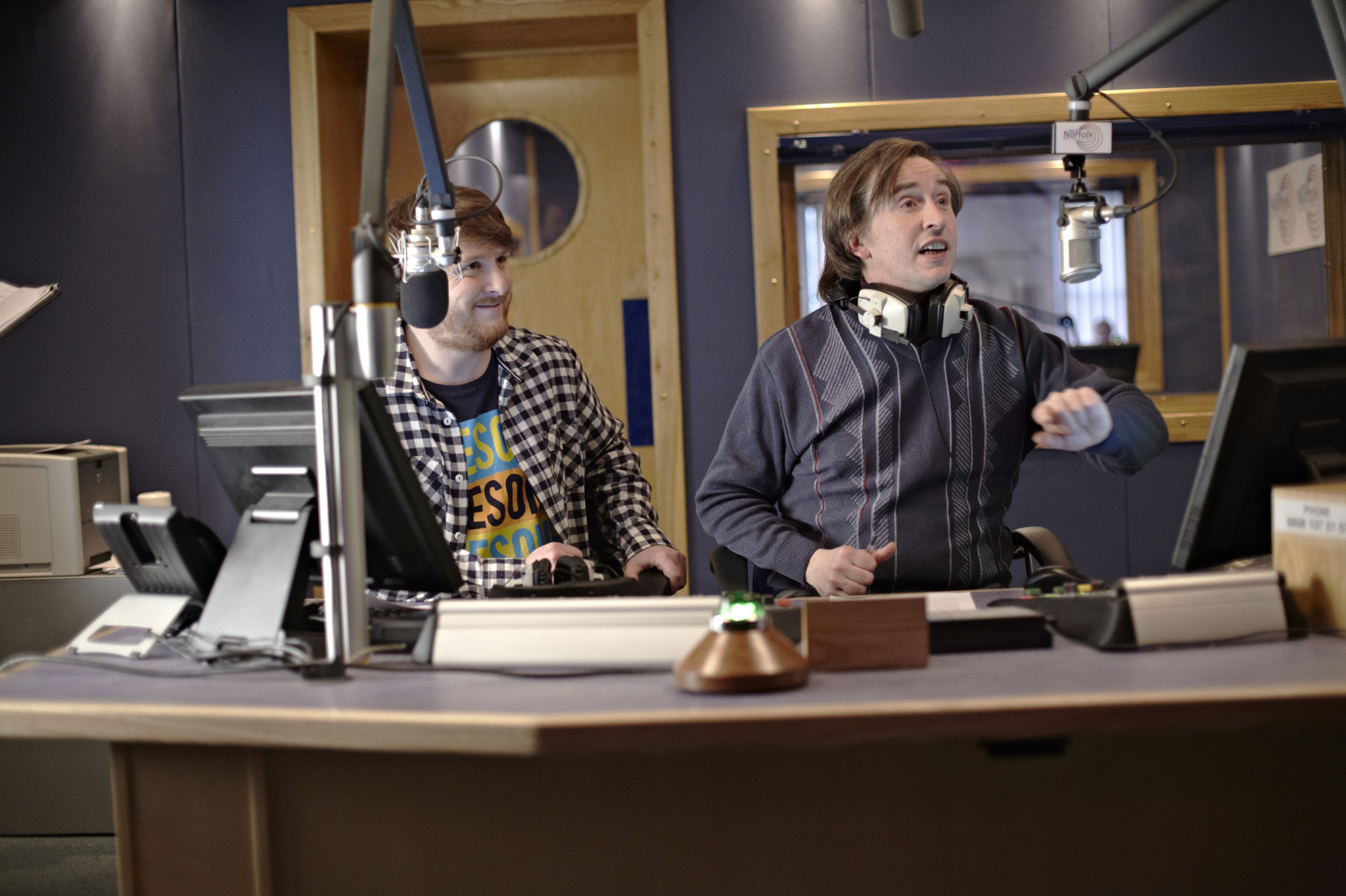 Still of Steve Coogan and Tim Key in Alan Partridge: Alpha Papa (2013)