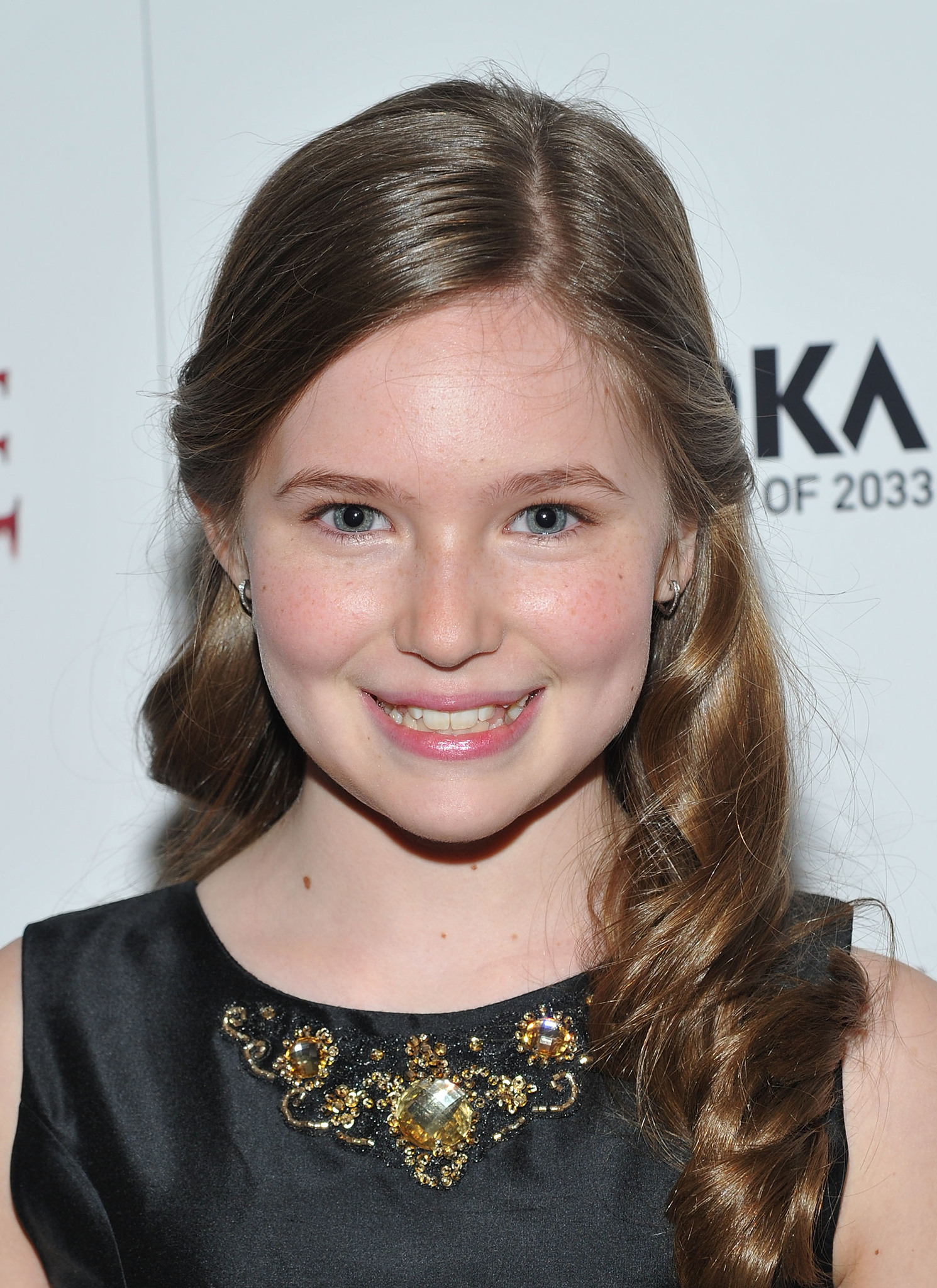 Haley Murphy at event of Silent House (2011)