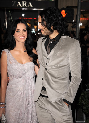 Russell Brand and Katy Perry at event of The Tempest (2010)