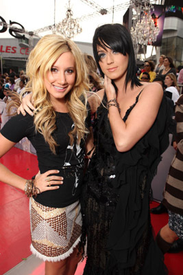 Ashley Tisdale and Katy Perry at event of This Is It (2009)