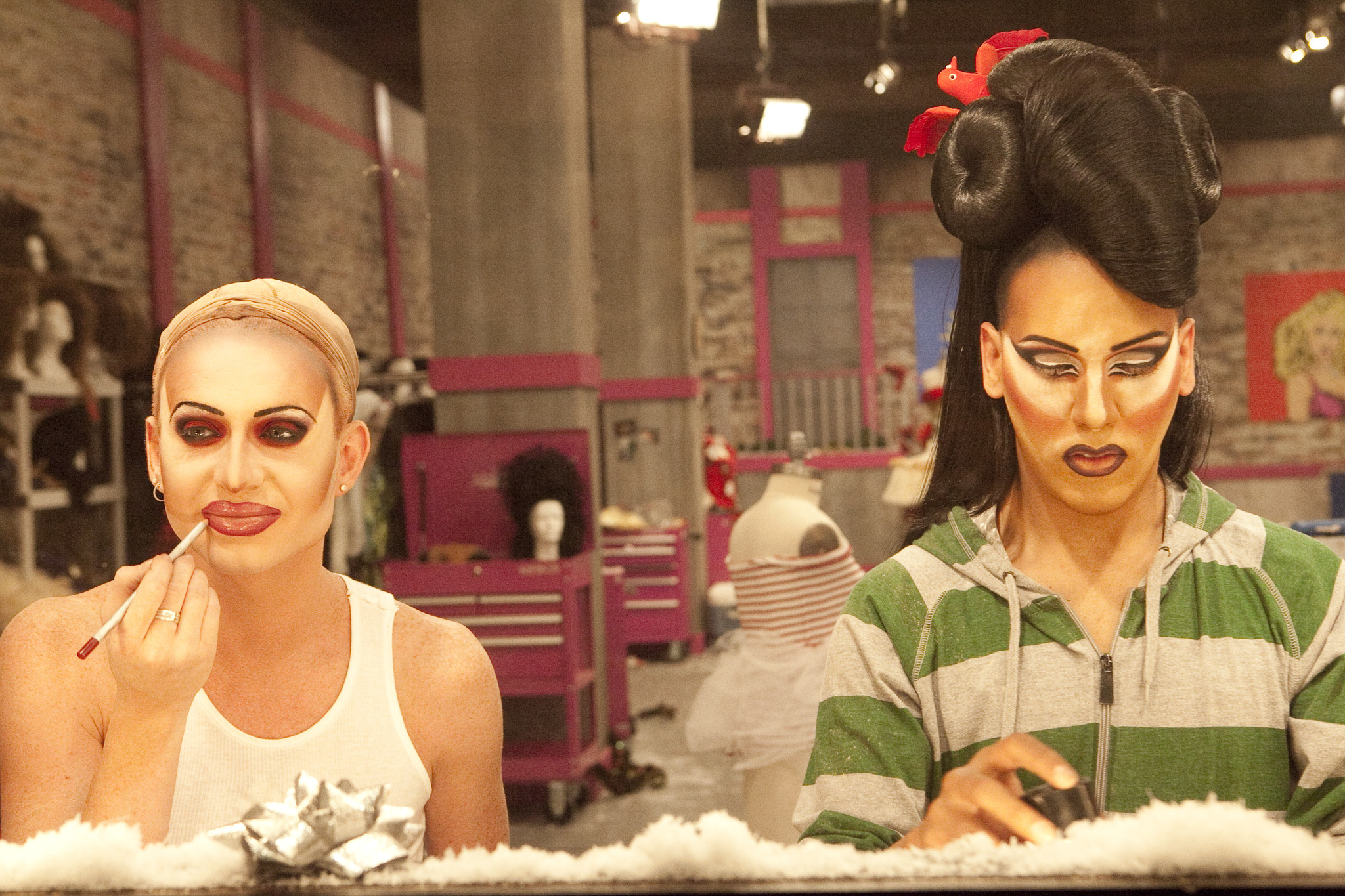 Still of Brian Trapp and Alexis Mateo in RuPaul's Drag Race (2009)