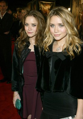 Ashley Olsen and Mary-Kate Olsen at event of The Last Samurai (2003)