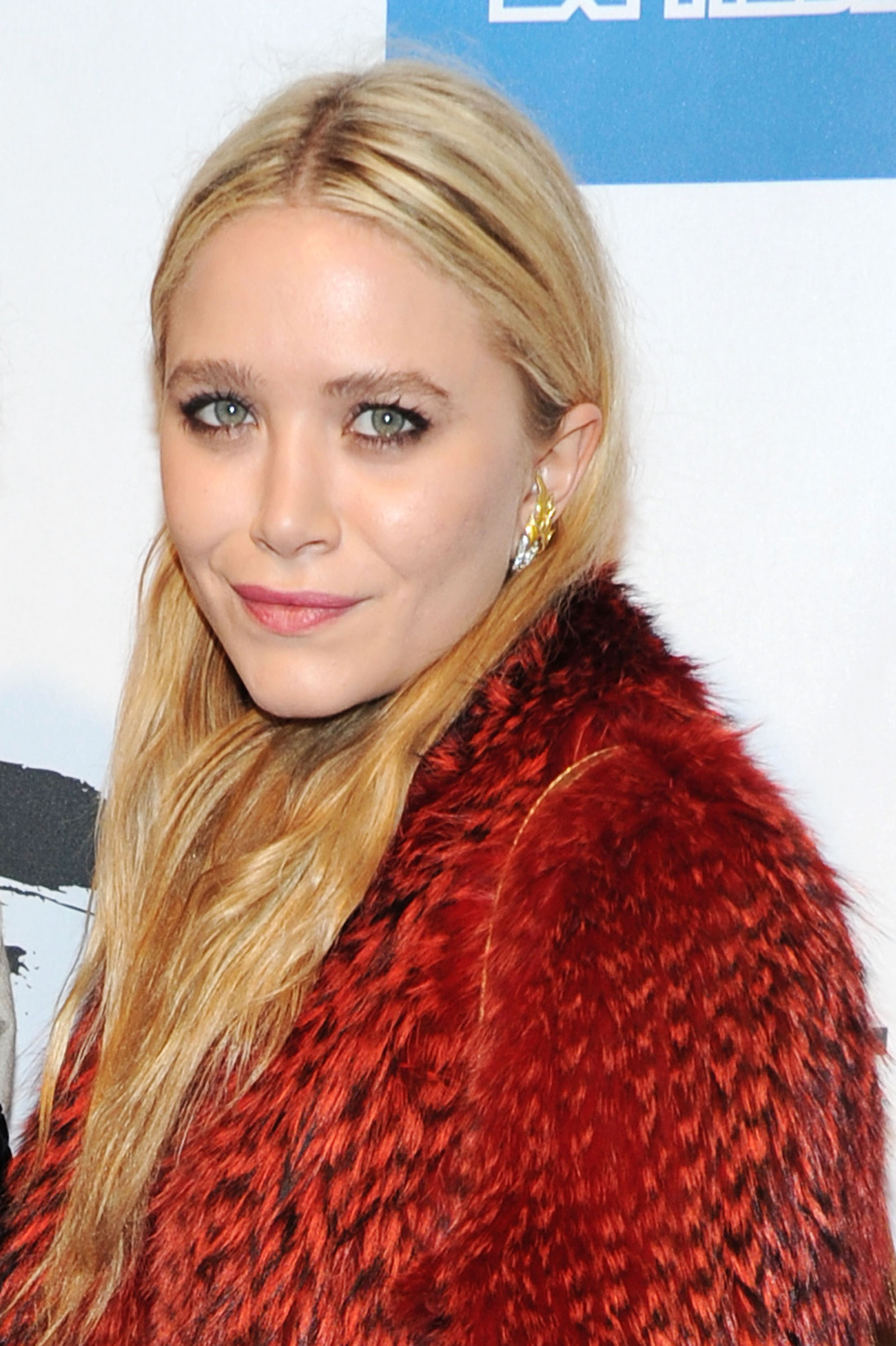 Mary-Kate Olsen at event of The Union (2011)