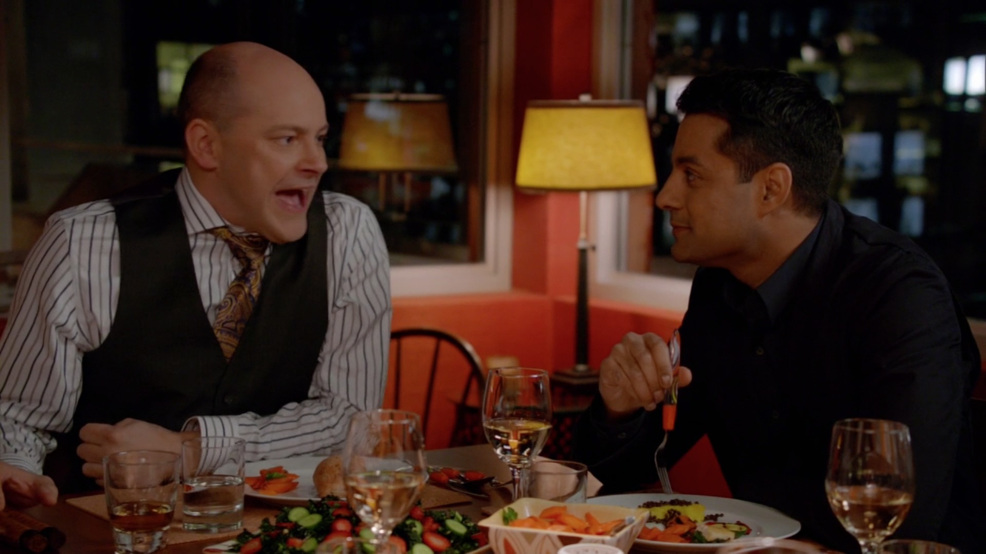 Andy Gala and Rob Corddry on ABC's Happy Endings.
