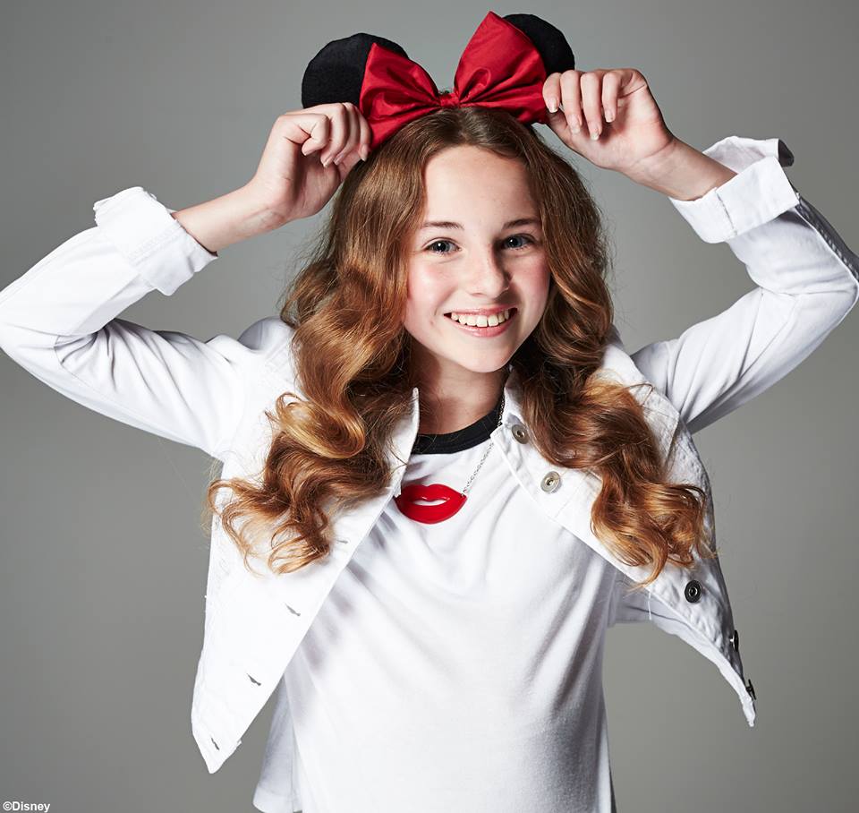 Disney Minnie Fashion Challenge Presenter