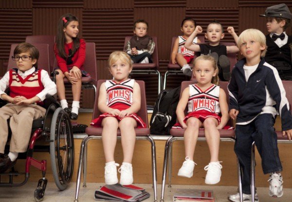 Avery Phillips as young Quinn on set of Glee