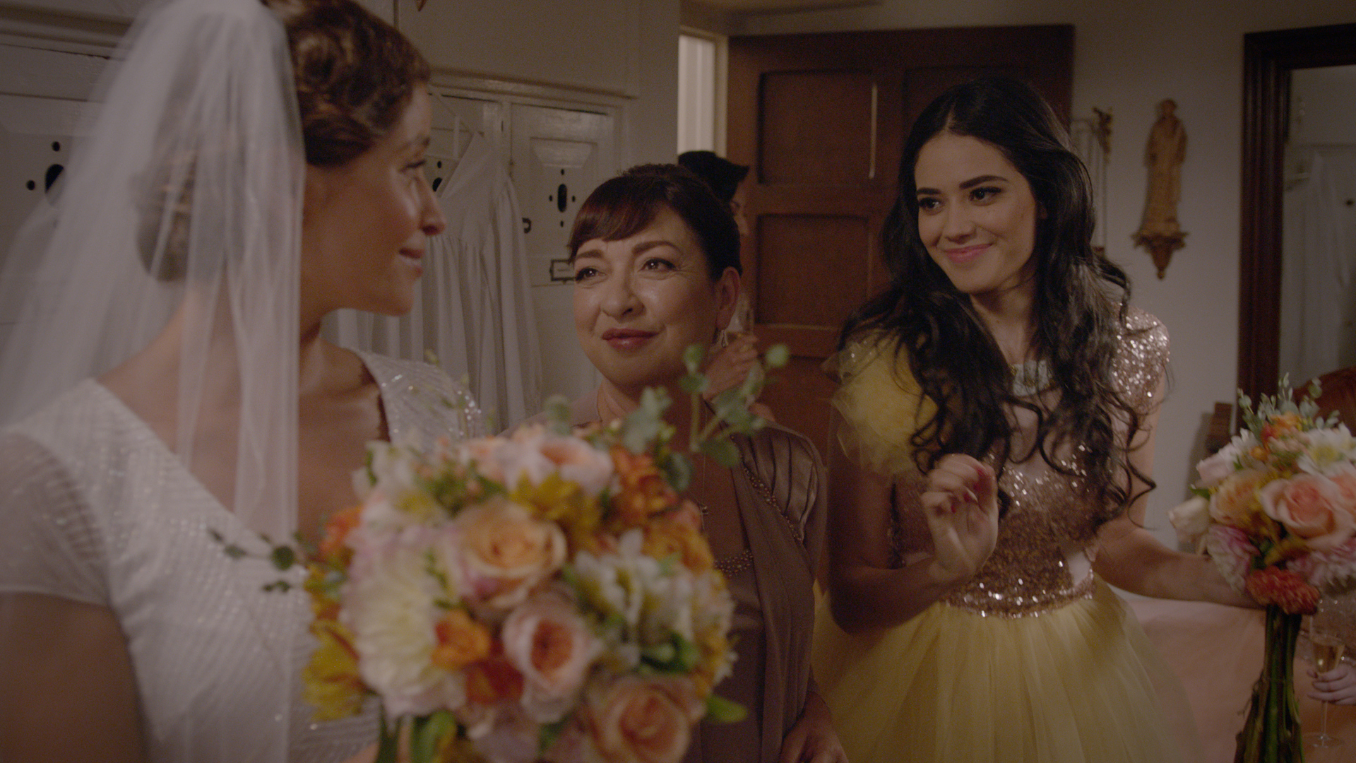 Still of Elizabeth Peña, Mercedes Mason and Edy Ganem in Ana Maria in Novela Land (2015)