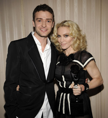 Madonna and Justin Timberlake at event of Rock and Roll Hall of Fame Induction Ceremony (2008)