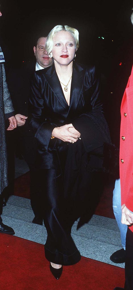 Madonna at event of Gatavi drabuziai (1994)