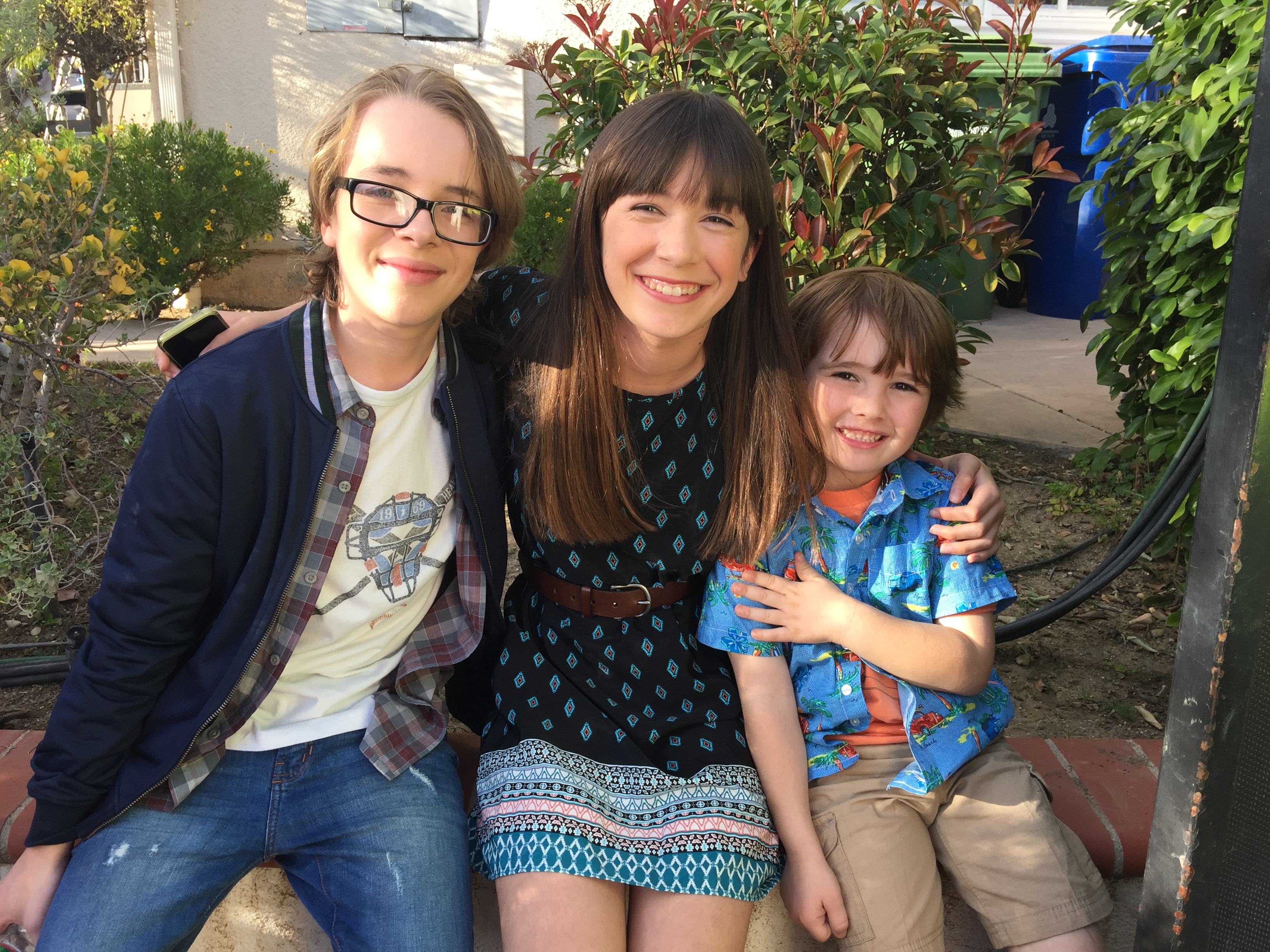 Ed Oxenbould, Grace Kaufman and Cooper J. Friedman on the set of Chevy (2015)