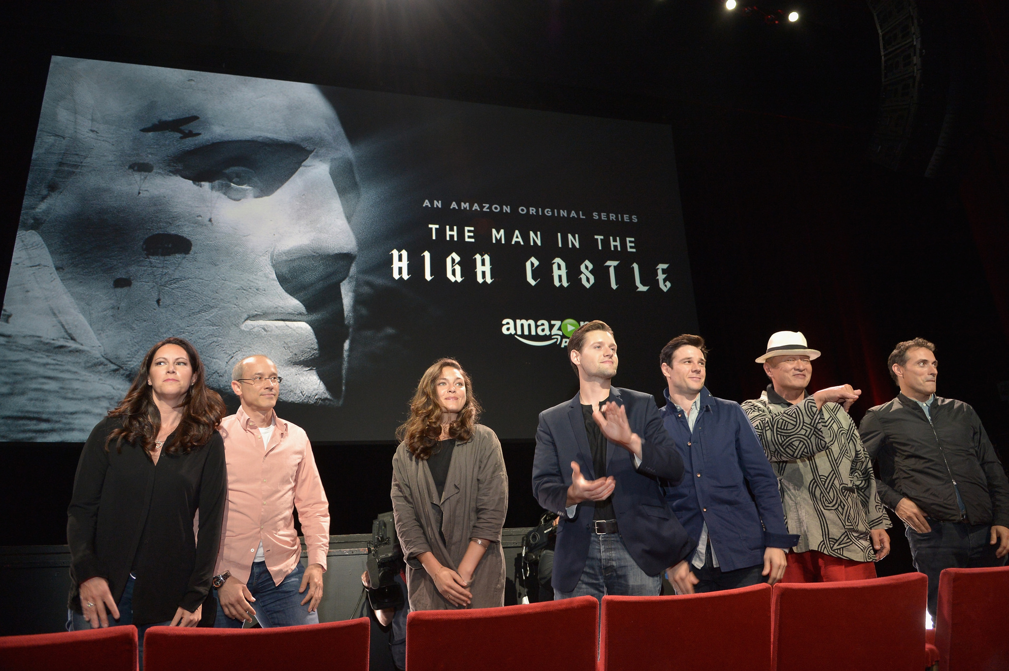 Rufus Sewell, Cary-Hiroyuki Tagawa, Alexa Davalos, Rupert Evans, Isa Dick Hackett, Luke Kleintank, Charley Gallay and Dick Hackett at event of The Man in the High Castle (2015)