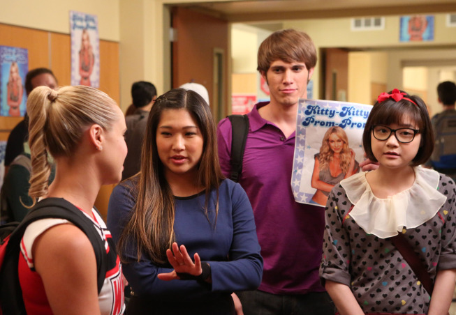 Still of Pamela Chan, Jenna Ushkowitz, Becca Tobin and Blake Jenner in Glee (2009)
