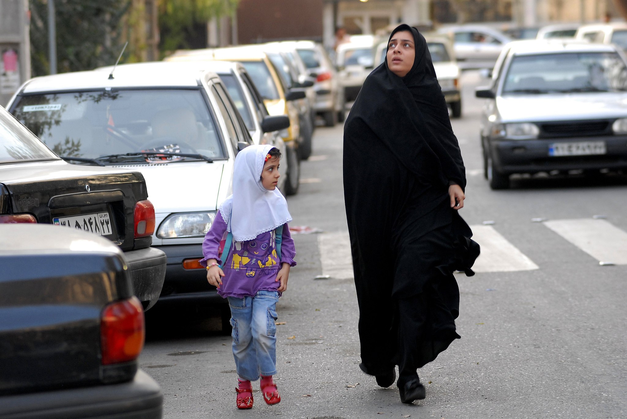 Still of Kimia Hosseini and Sareh Bayat in Issiskyrimas (2011)