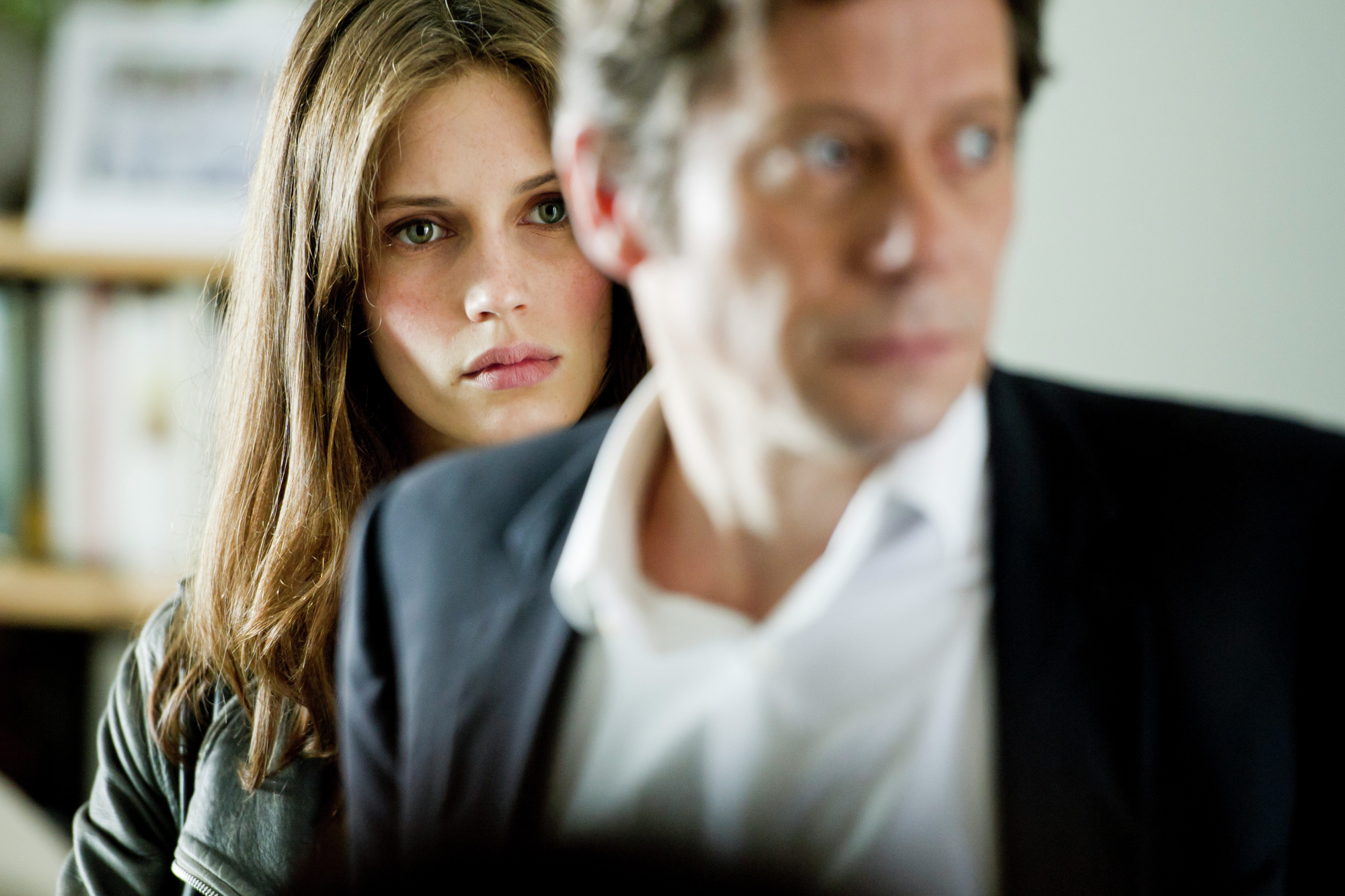 Still of Mathieu Amalric and Marine Vacth in Belles familles (2015)