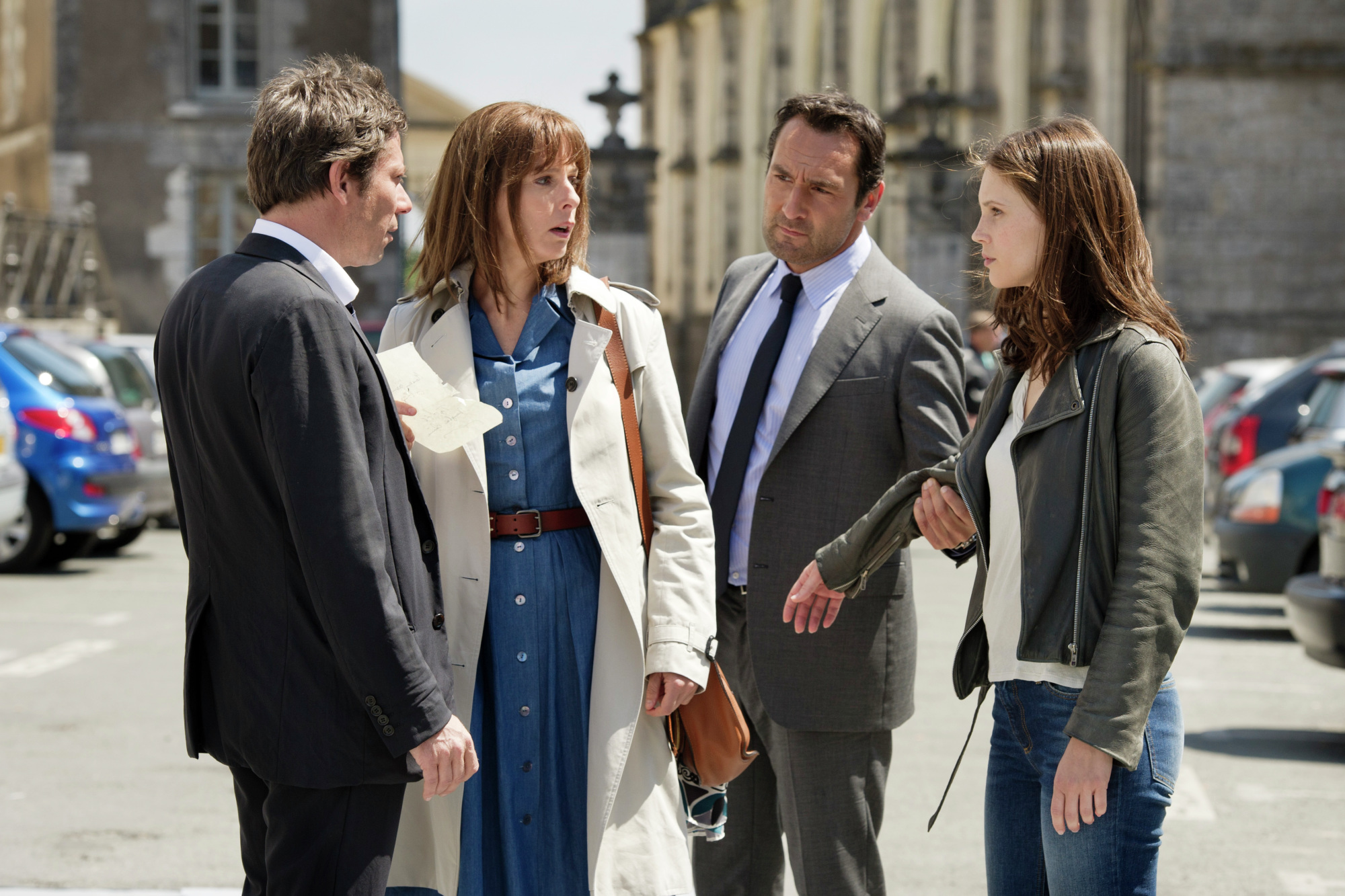 Still of Mathieu Amalric, Gilles Lellouche, Karin Viard and Marine Vacth in Belles familles (2015)