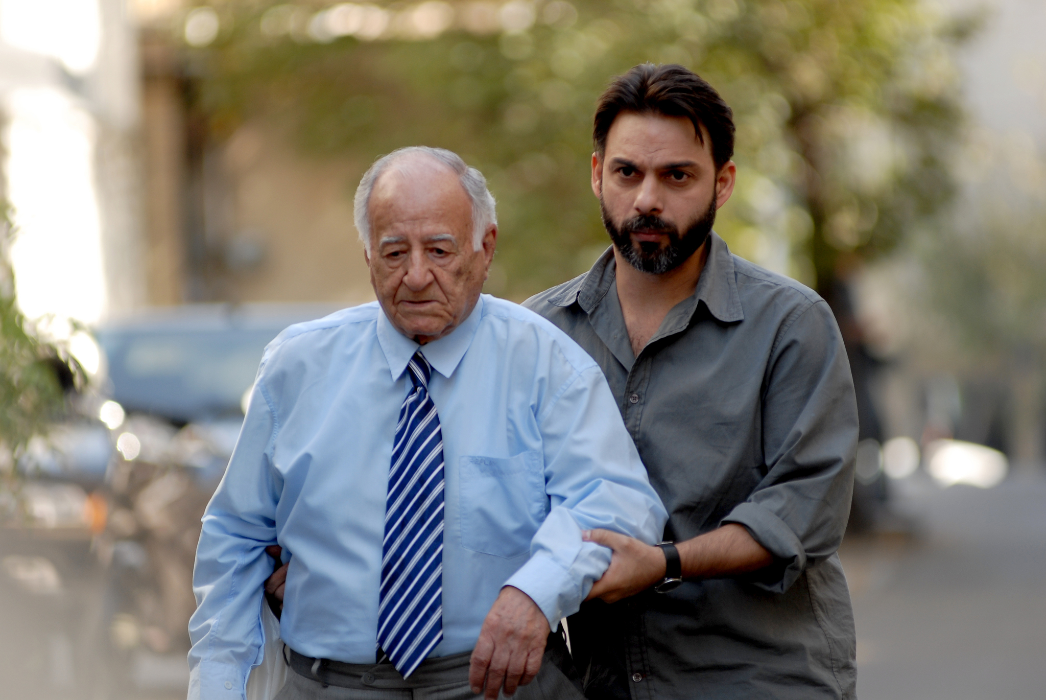 Still of Peyman Moaadi and Ali-Asghar Shahbazi in Issiskyrimas (2011)