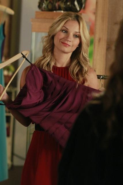 Still of Vanessa Ray in Jaunosios melages (2010)