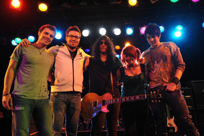 Still of Slash, Adam Lambert, Kris Allen, Allison Iraheta and Danny Gokey in American Idol: The Search for a Superstar (2002)