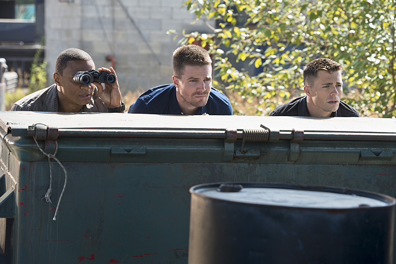 Still of David Ramsey, Stephen Amell and Colton Haynes in Strele (2012)