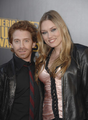 Seth Green and Clare Grant at event of 2009 American Music Awards (2009)