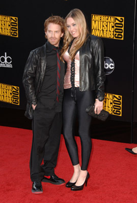 Seth Green and Clare Grant at event of 2009 American Music Awards (2009)